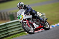 Vintage-motorcycle-club;eventdigitalimages;mallory-park;mallory-park-trackday-photographs;no-limits-trackdays;peter-wileman-photography;trackday-digital-images;trackday-photos;vmcc-festival-1000-bikes-photographs